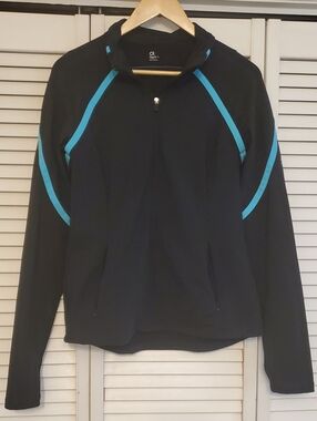Gapfit Zip-up Black and Blue Jacket with Thumb Holes and Pockets, Size Medium